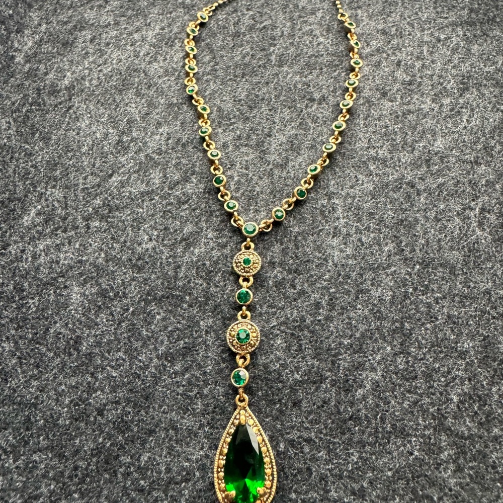 Emerald Green and Gold Necklace with Elegant Pendants
